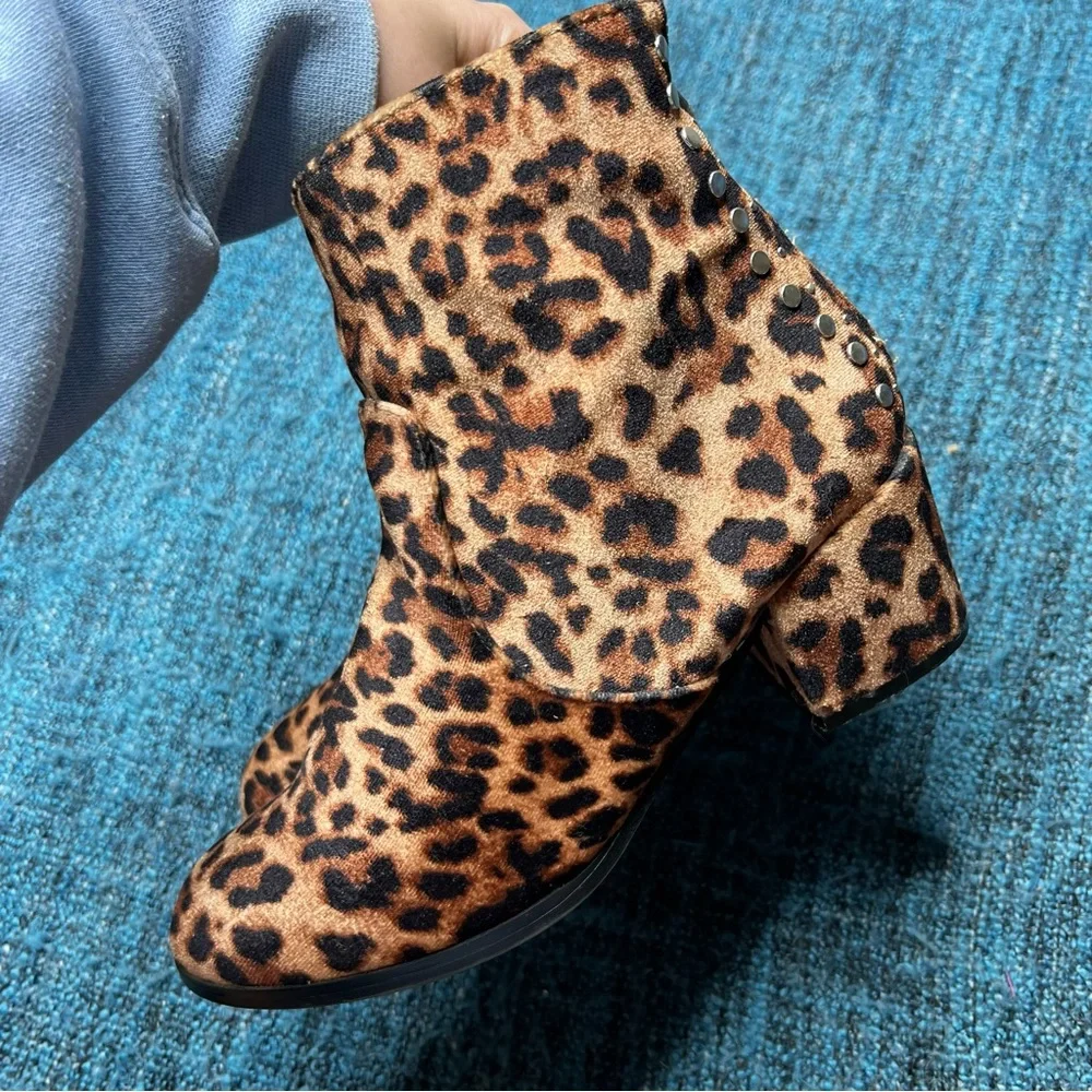 Dolce Vita Leopard Print Ankle Booties in Brown Black